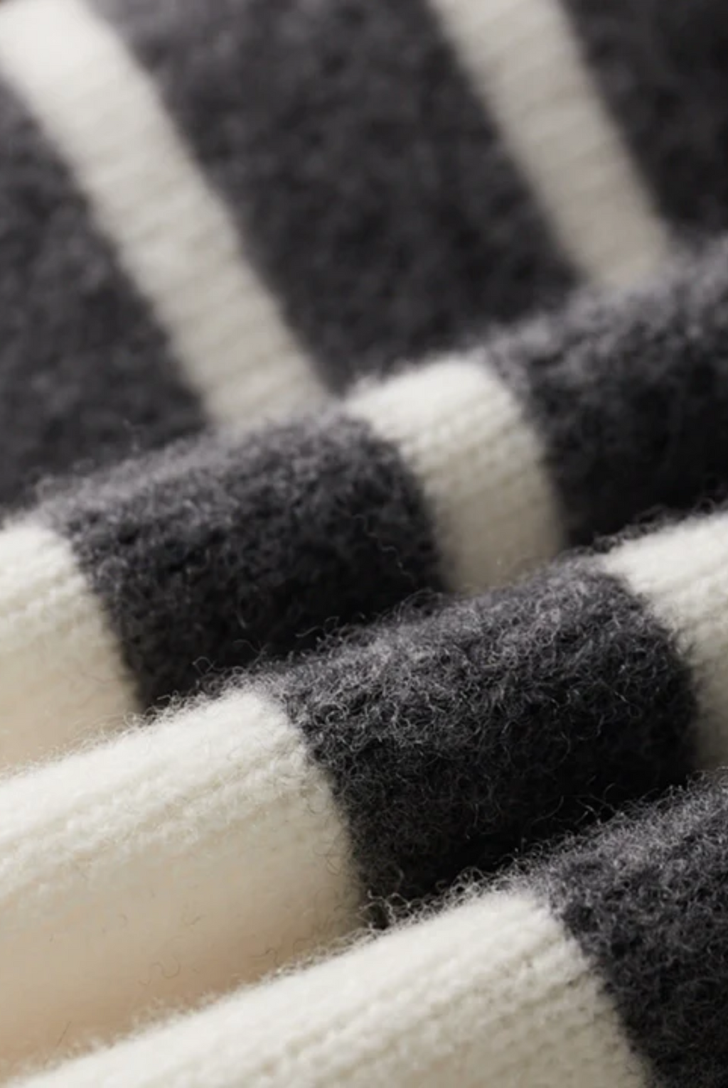 Merino Yünü Beyaz Çizgili Takım